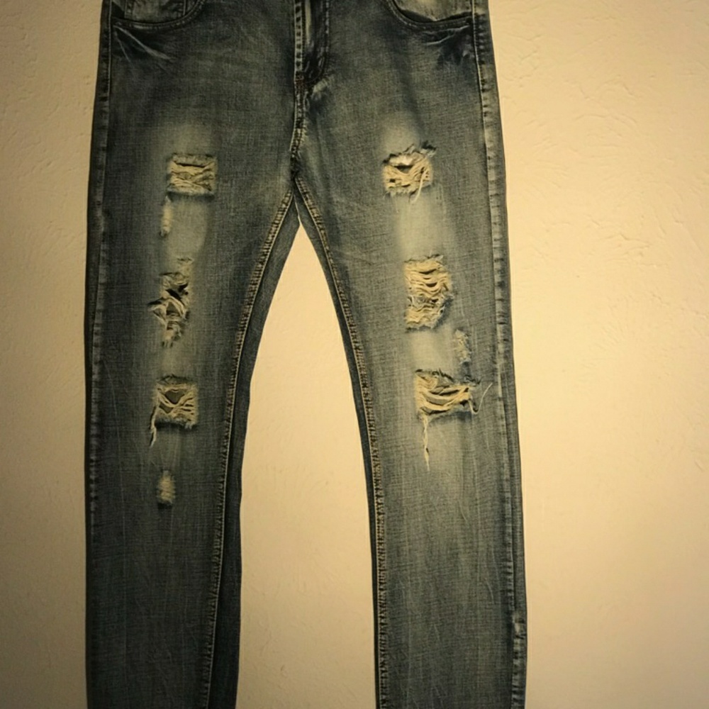 Nitagut Ripped Designer Jeans - Picture 4 of 4